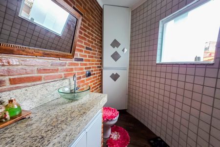 Casa à venda com 230m², 3 quartos e 2 vagas