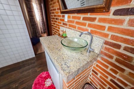 Casa à venda com 230m², 3 quartos e 2 vagas