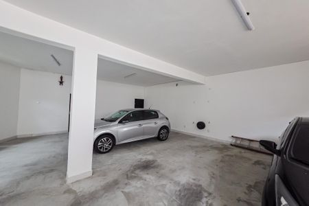 Casa à venda com 230m², 3 quartos e 2 vagas