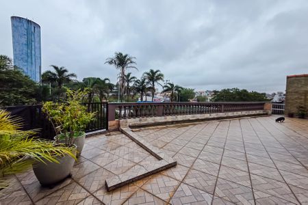 Casa à venda com 230m², 3 quartos e 2 vagas