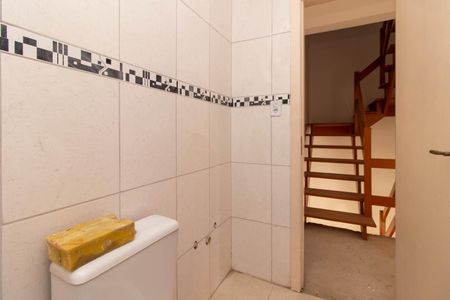 Casa de condomínio à venda com 161m², 3 quartos e 2 vagasBanheiro Social
