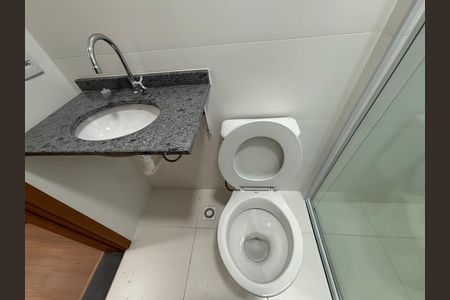 Apartamento para alugar com 68m², 3 quartos e 2 vagas Apartamento para alugar com 68m², 3 quartos e 2 vagasBanheiro
