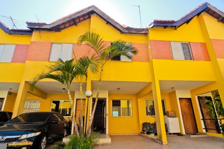 Casa de condomínio à venda com 86m², 2 quartos e 1 vaga Casa de condomínio à venda com 86m², 2 quartos e 1 vagaFachada
