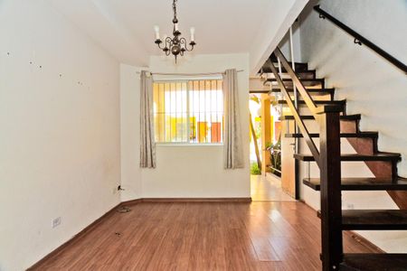 Sala de casa de condomínio à venda com 2 quartos, 86m² em Jardim Vivan, São Paulo