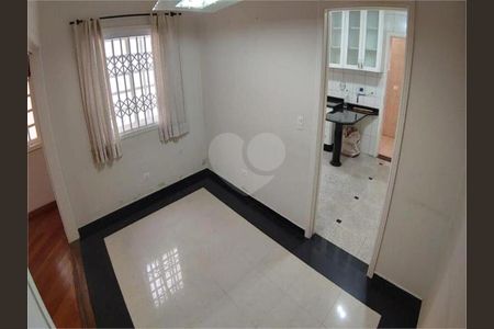 Casa à venda com 4 quartos, 300m² em Jardim São Paulo, São Paulo