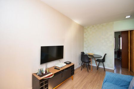 Sala jantar e estar de apartamento à venda com 2 quartos, 48m² em Cerqueira César, São Paulo