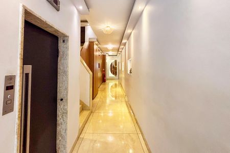Apartamento à venda com 48m², 2 quartos e sem vaga Apartamento à venda com 48m², 2 quartos e sem vagahall elevadores
