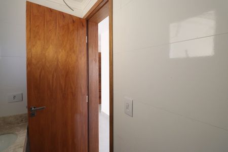 Banheiro  de apartamento para alugar com 1 quarto, 30m² em Vila Constança, São Paulo