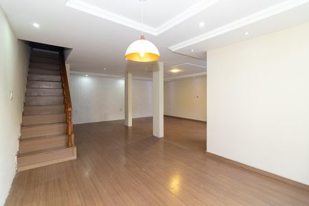Casa para alugar com 250m², 3 quartos e 1 vagaSala