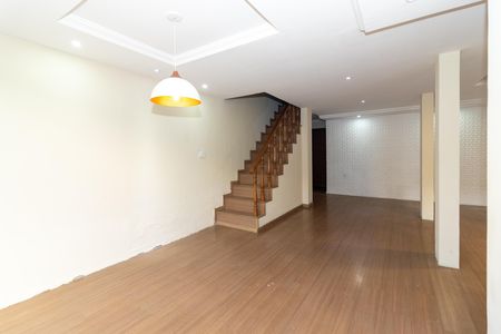 Sala de casa para alugar com 3 quartos, 250m² em Padre Miguel , Rio de Janeiro
