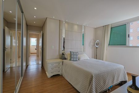 Apartamento à venda com 155m², 4 quartos e 4 vagas