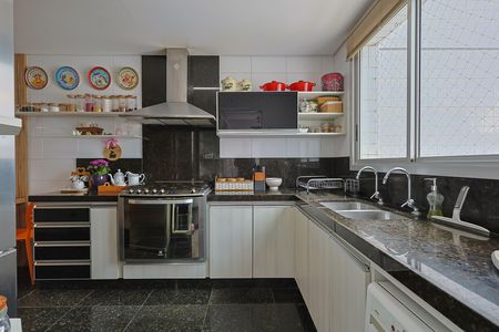 Apartamento à venda com 155m², 4 quartos e 4 vagas
