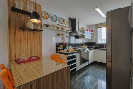 Apartamento à venda com 155m², 4 quartos e 4 vagas
