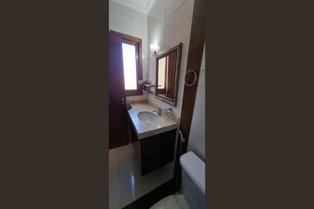 Casa de condomínio para alugar com 180m², 3 quartos e 2 vagas Casa de condomínio para alugar com 180m², 3 quartos e 2 vagasBanheiro da Suíte 2