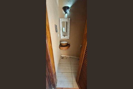 Casa de condomínio para alugar com 180m², 3 quartos e 2 vagas Casa de condomínio para alugar com 180m², 3 quartos e 2 vagasLavabo