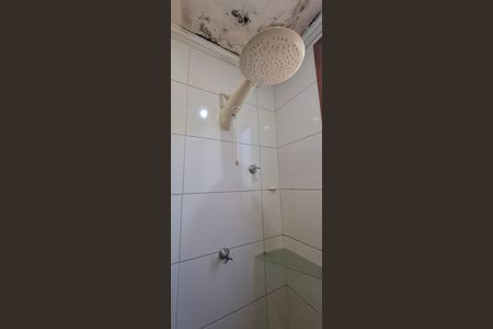 Casa de condomínio para alugar com 180m², 3 quartos e 2 vagas Casa de condomínio para alugar com 180m², 3 quartos e 2 vagasBanheiro da Suíte 1