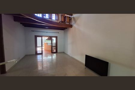 Casa de condomínio para alugar com 180m², 3 quartos e 2 vagas Casa de condomínio para alugar com 180m², 3 quartos e 2 vagasSala