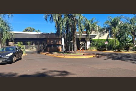 Casa de condomínio para alugar com 180m², 3 quartos e 2 vagas Casa de condomínio para alugar com 180m², 3 quartos e 2 vagasFachada do Condomínio