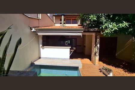 Casa de condomínio para alugar com 180m², 3 quartos e 2 vagas Casa de condomínio para alugar com 180m², 3 quartos e 2 vagasPiscina