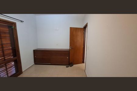 Casa de condomínio para alugar com 180m², 3 quartos e 2 vagas Casa de condomínio para alugar com 180m², 3 quartos e 2 vagasSuíte 1
