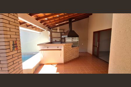 Casa de condomínio para alugar com 180m², 3 quartos e 2 vagas Casa de condomínio para alugar com 180m², 3 quartos e 2 vagasChurrasqueira