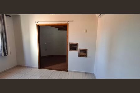 Casa de condomínio para alugar com 180m², 3 quartos e 2 vagas Casa de condomínio para alugar com 180m², 3 quartos e 2 vagasSuíte 3