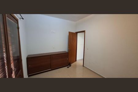 Casa de condomínio para alugar com 180m², 3 quartos e 2 vagas Casa de condomínio para alugar com 180m², 3 quartos e 2 vagasSuíte 1