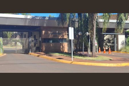 Casa de condomínio para alugar com 180m², 3 quartos e 2 vagas Casa de condomínio para alugar com 180m², 3 quartos e 2 vagasFachada do Condomínio