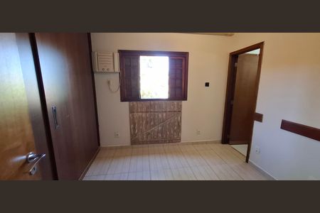 Casa de condomínio para alugar com 180m², 3 quartos e 2 vagas Casa de condomínio para alugar com 180m², 3 quartos e 2 vagasSuíte 2