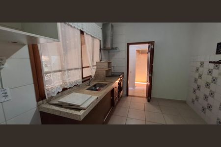 Casa de condomínio para alugar com 180m², 3 quartos e 2 vagas Casa de condomínio para alugar com 180m², 3 quartos e 2 vagasCozinha