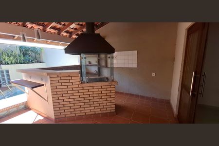 Casa de condomínio para alugar com 180m², 3 quartos e 2 vagas Casa de condomínio para alugar com 180m², 3 quartos e 2 vagasChurrasqueira