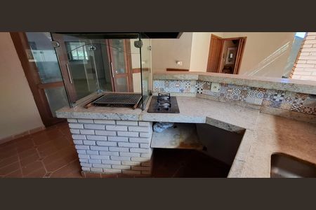 Casa de condomínio para alugar com 180m², 3 quartos e 2 vagas Casa de condomínio para alugar com 180m², 3 quartos e 2 vagasChurrasqueira