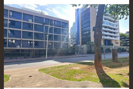 Apartamento para alugar com 85m², 2 quartos e 2 vagas Apartamento para alugar com 85m², 2 quartos e 2 vagasFachada