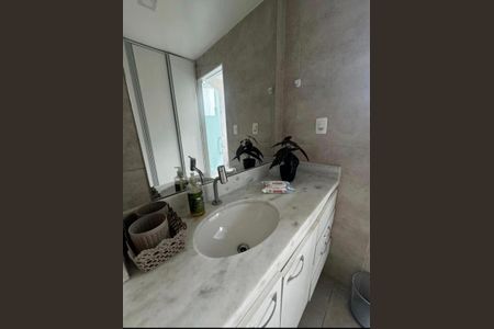 Banheiro de apartamento para alugar com 2 quartos, 85m² em Ondina, Salvador