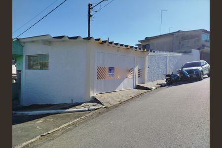 Casa à venda com 120m², 2 quartos e 2 vagasFachada