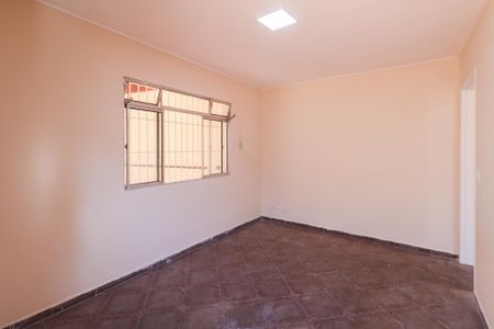 Casa à venda com 120m², 2 quartos e 2 vagasSala