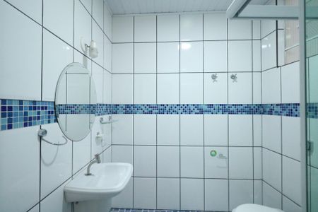 Casa à venda com 120m², 2 quartos e 2 vagasBanheiro da Suíte
