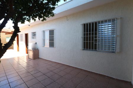 Casa à venda com 120m², 2 quartos e 2 vagasQuintal