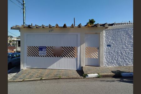 Casa à venda com 120m², 2 quartos e 2 vagasFachada+Placa