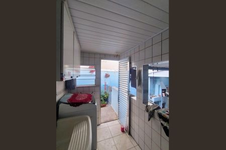 Casa à venda com 180m², 3 quartos e 2 vagas Casa à venda com 180m², 3 quartos e 2 vagasÁrea de serviço