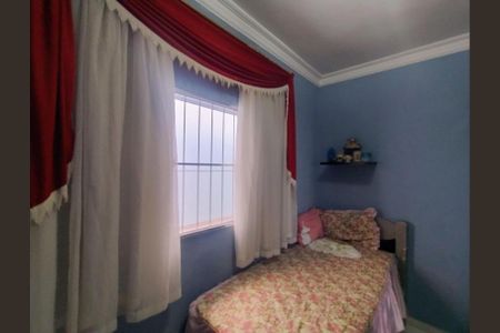 Casa à venda com 180m², 3 quartos e 2 vagas Casa à venda com 180m², 3 quartos e 2 vagasQuarto