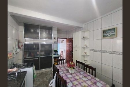 Casa à venda com 180m², 3 quartos e 2 vagas Casa à venda com 180m², 3 quartos e 2 vagasCozinha