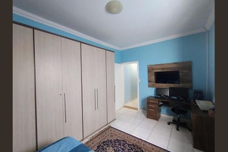 Casa à venda com 180m², 3 quartos e 2 vagas Casa à venda com 180m², 3 quartos e 2 vagasQuarto