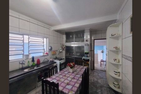 Casa à venda com 180m², 3 quartos e 2 vagas Casa à venda com 180m², 3 quartos e 2 vagasCozinha