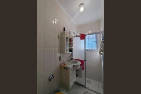 Casa à venda com 180m², 3 quartos e 2 vagas Casa à venda com 180m², 3 quartos e 2 vagasBanheiro