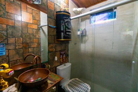 Banheiro de casa à venda com 1 quarto, 71m² em Cidade Domitila, São Paulo