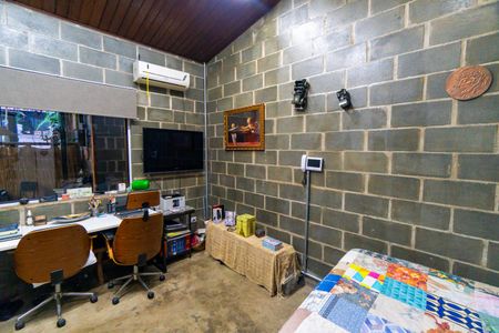 Quarto de casa à venda com 1 quarto, 71m² em Cidade Domitila, São Paulo