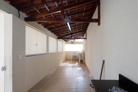 Apartamento à venda com 54m², 2 quartos e 1 vaga Apartamento à venda com 54m², 2 quartos e 1 vagaÁrea comum - Salão de festas