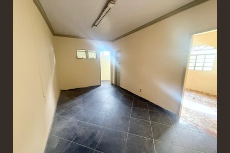 Casa à venda com 96m², 2 quartos e sem vaga Casa à venda com 96m², 2 quartos e sem vagaSala