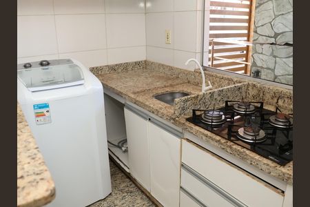 Cozinha de kitnet/studio para alugar com 1 quarto, 37m² em Vila Romana, Goiânia
